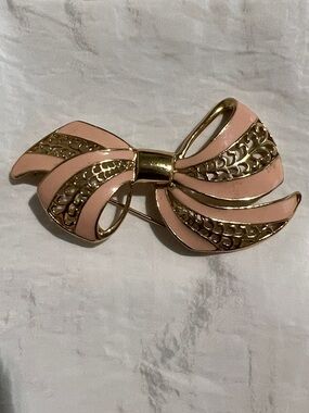 Vintage Napier Pink Enamel Bow Brooch Gold Tone Ribbon Pin”